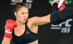 4 hommes s'en prennent à Ronda Rousey, l'ancienne championne UFC les corrige