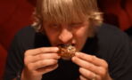 Paddy Pimblett bat le record d'un restaurant en mangeant 47 ailes de poulet