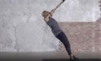 Musculation : un circuit spécial TRX pour travailler les biceps, triceps et le dos à faire chez soi !