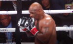 Mike Tyson explique pourquoi il mordait ses gants contre Jake Paul