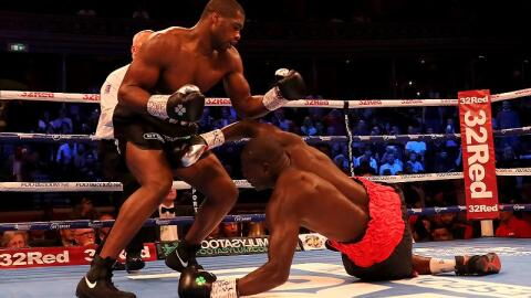 Boxe : Daniel Dubois met KO Ebenezer Tetteh en un seul round et reste invaincu (VIDÉO)