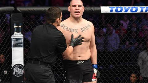 Que devient Cain Velasquez, ancien champion des poids lourds de l'UFC ?