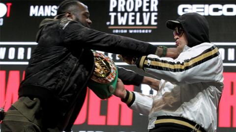 Deontay Wilder et Tyson Fury en viennent aux mains lors de la dernière conférence de presse (VIDEO)