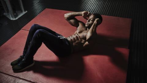 Full body : un workout en poids de corps qui brûlera votre graisse en profondeur