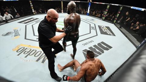 UFC : Quand Jairzinho Rozenstruik mettait KO la légende Alistair Overeem à 4 secondes de la fin du combat (VIDEO)