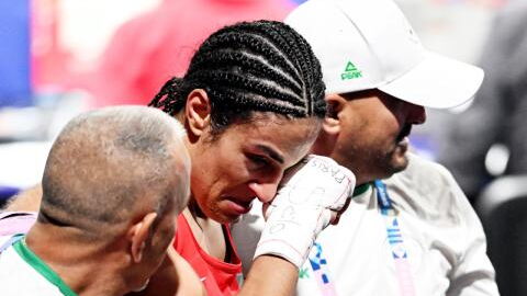 La fédération internationale de boxe accuse Imane Khelif d'être un homme lors d'une conférence de presse à Paris