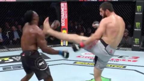 UFC Moscou : Magomed Ankalaev claque le KO de la soirée