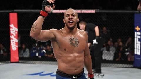 UFC : Ciryl Gane surclasse Jairzinho Rozenstruik en main-event de l'UFC Vegas 20