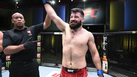 UFC : Quand Julian Marquez signait un KO légendaire qui a choqué Dana White lors du Tuesday Night Contender Series