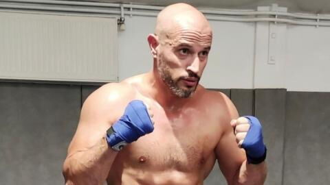 En 3 contre 1, un combattant français de MMA parvient à maitriser ses adversaires