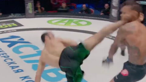 Un combattant de MMA signe un somptueux KO en 3 minutes sur un coup de pied retourné