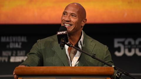 Dwayne "The Rock" Johnson fait une énorme proposition à un combattant UFC en détresse