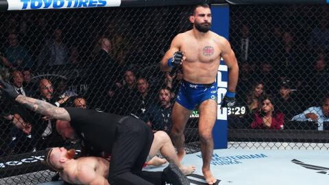 Benoit Saint-Denis terrasse Frevola par KO au 1er round d'un coup de pied à la tête