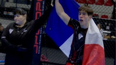 Énorme victoire de Paul Denis Navero par soumission aux championnats du monde de MMA