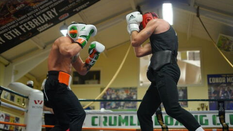 Conor McGregor affiche un solide niveau en sparring avant son retour contre Chandler