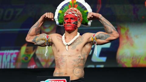 Alex Pereira a été nommé combattant de l’année 2024, après une année pleine de performances