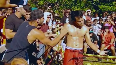 Jorge Masvidal donne le conseil parfait à un pro de muay thaï pour mettre KO son adversaire lors d'un combat de rue (VIDÉO)