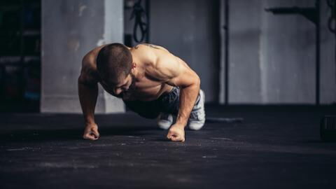 Full body : un circuit en full body monstrueux à faire en moins de 5 minutes