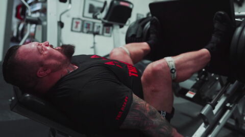 Eddie Hall : the Beast partage sa séance de jambes et ses conseils pour avoir des mollets massifs