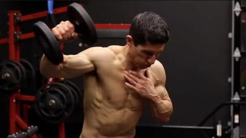 Épaules : explosez vos deltoïdes avec 5 exercices originaux !