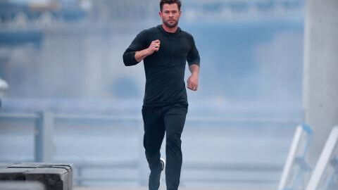 Transformation : Il s'entraine comme Chris Hemsworth pendant 10 semaines et dévoile le résultat