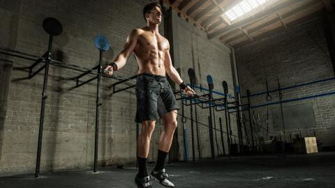 Programme cardio HIIT : un cycle court à la corde à sauter, ultra efficace !