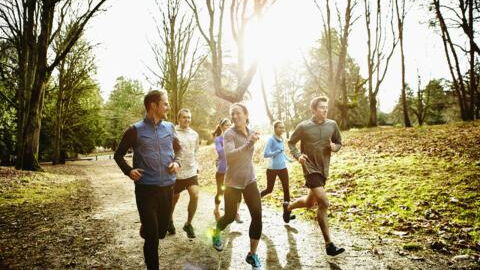 Footing : comment bien débuter la course à pied pour débutant (matériel, programme)