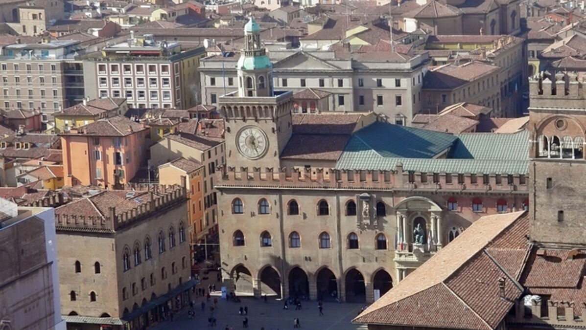 La Piazza Maggiore placezvous au cœur historique de Bologne