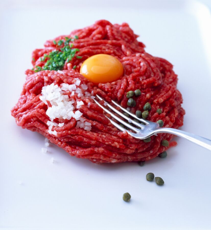 this-man-suddenly-became-mute-after-eating-raw-meat-tartare