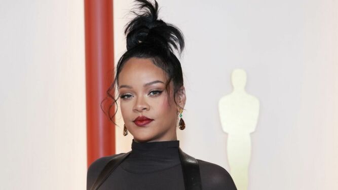 Un homme tente de s'introduire chez Rihanna pour la demander en mariage : la police intervient
