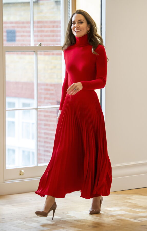 Kate Middleton : comment porter une robe longue rouge comme la duchesse ...