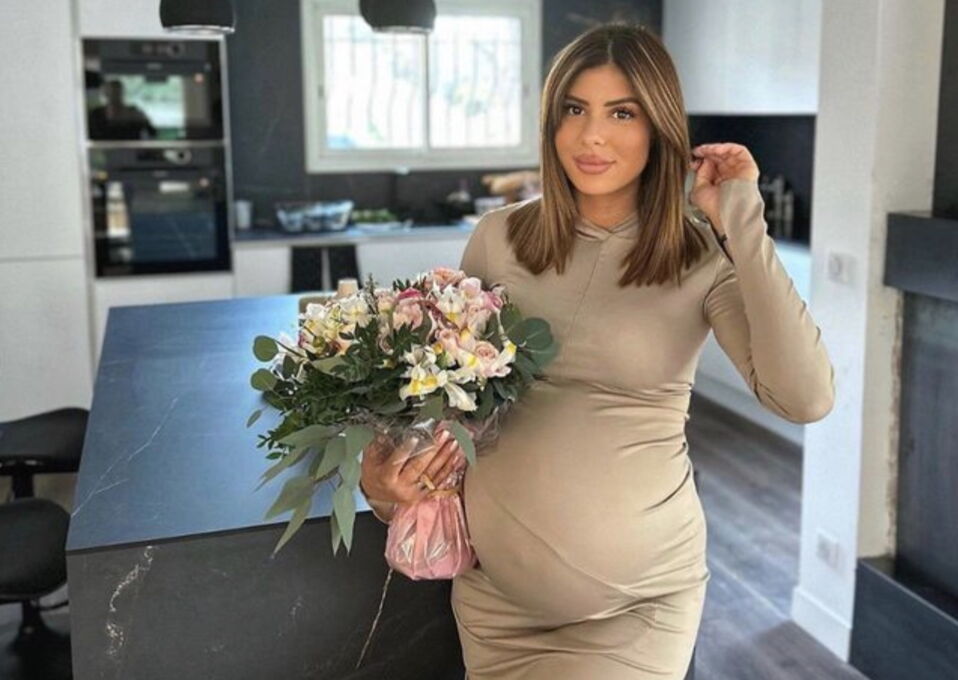 Sarah Lopez maman pour la première fois à 32 ans un cliché dévoilé