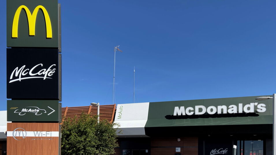 McDonald’s fall menu introduces a cheesy treat straight from the 80s