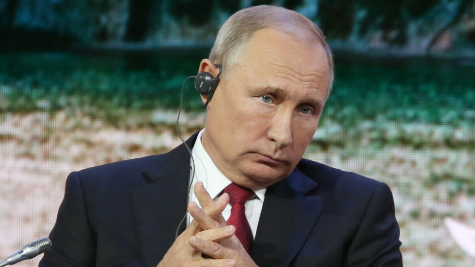 Vladimir Putin has a 'red phone' to contact the US in case of nuclear