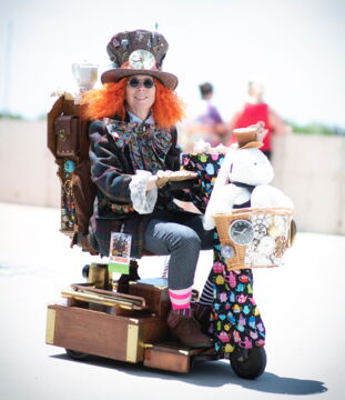 7. Le Chapelier Fou d'Alice au pays des merveilles