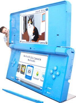 9. Une Nintendo DSi de 2m de large