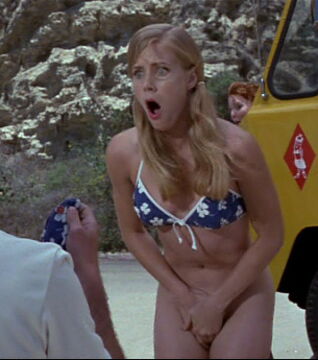 Amy Adams dans Psycho Beach Party