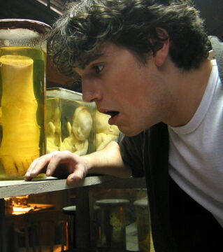 Henry Cavill dans Hellraiser Hellworld