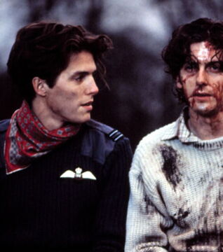 Hugh Grant dans Le repaire du ver blanc