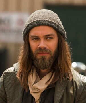 Jesus est toujours en vie à la fin des comics, mais meurt relativement vite dans la série.