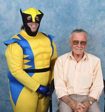 Wolverine pose avec Stan Lee