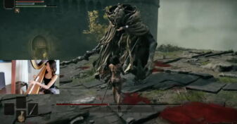 Elden Ring : cette joueuse bat Margit avec une harpe... en guise de manette ! (VIDEO)
