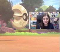 Pokémon Épée / Bouclier : une streameuse s'effondre après la capture ratée d'un Séléroc Shiny