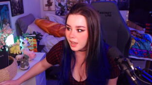 Une streameuse reçoit un colis révoltant de la part d'un spectateur