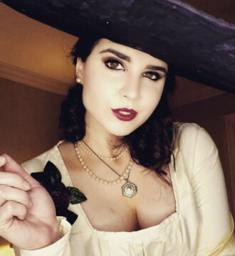 Lady Dimitrescu par godofnightvale