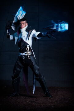 Ce cosplayeur de Lucian vraiment la classe, non ?