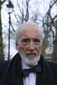 3. Christopher Lee était passionné par le heavy metal
