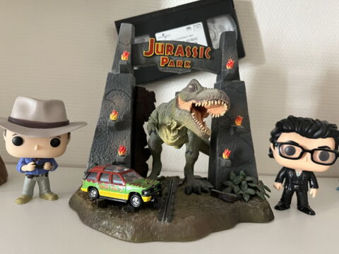 16. Figurines Jurassic Park