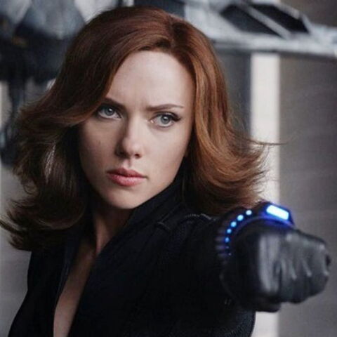 Black Widow : Scarlett au côté d’un écrivain