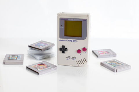 2. Game Boy - 119 millions